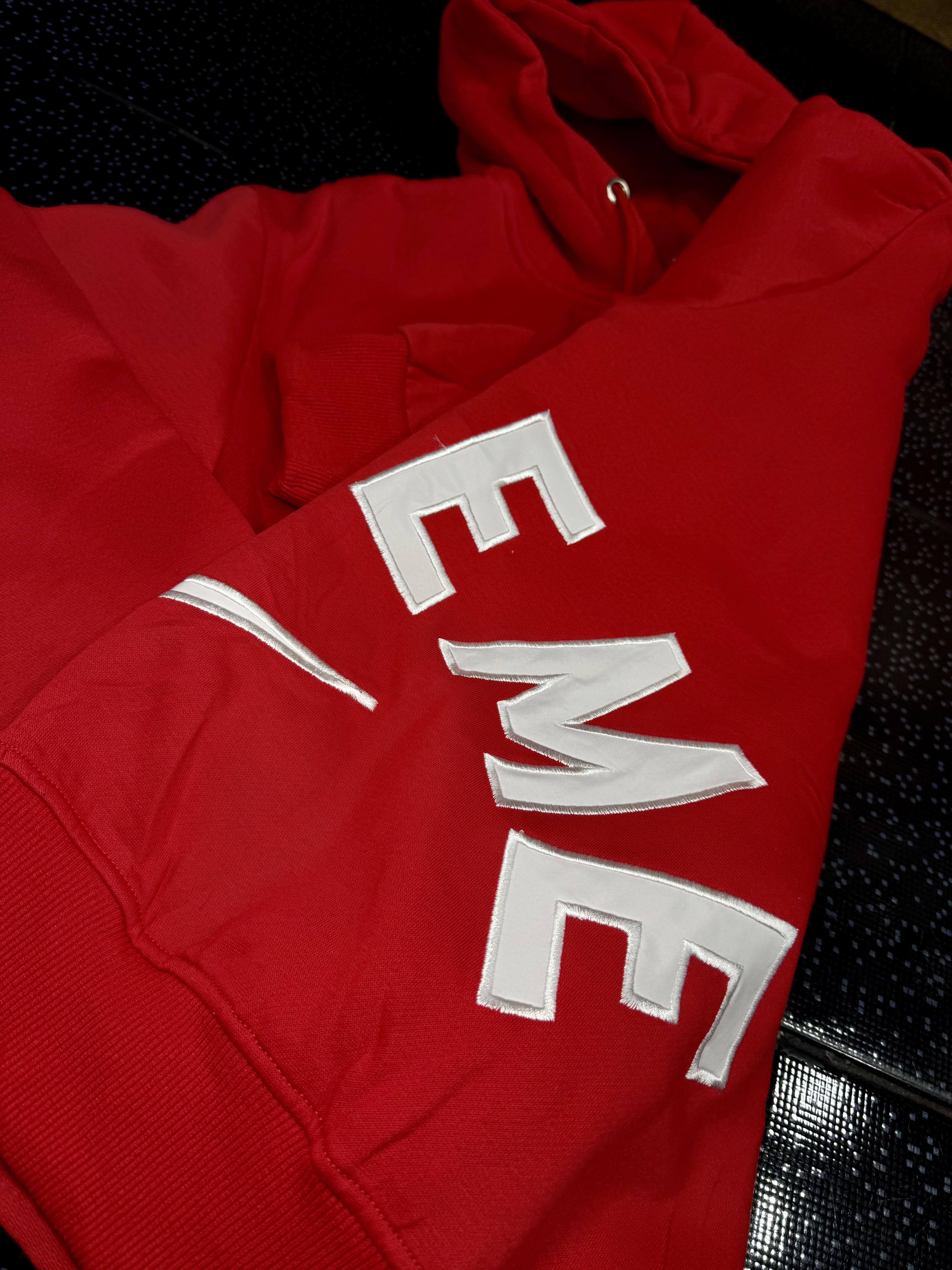 SUPREME HODDIE RED